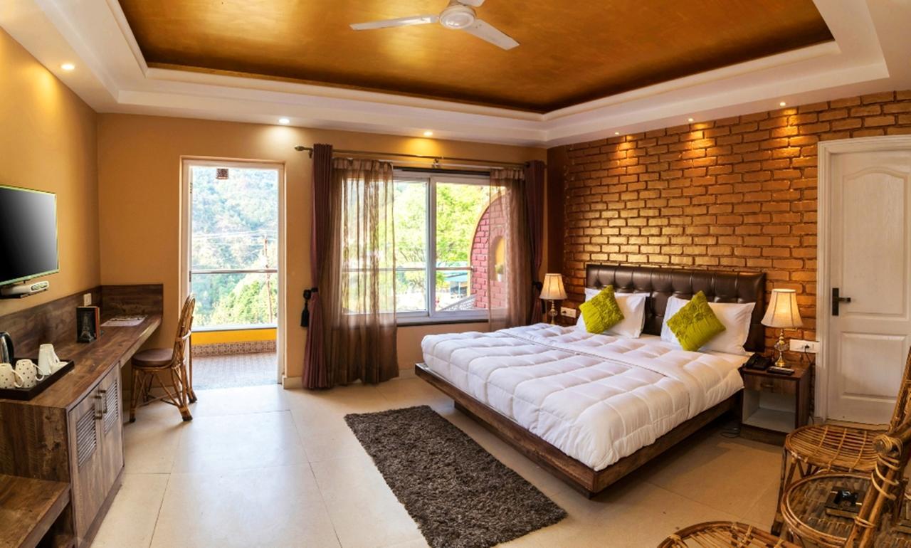 Nirvana Lodge And Lounge Массури Экстерьер фото