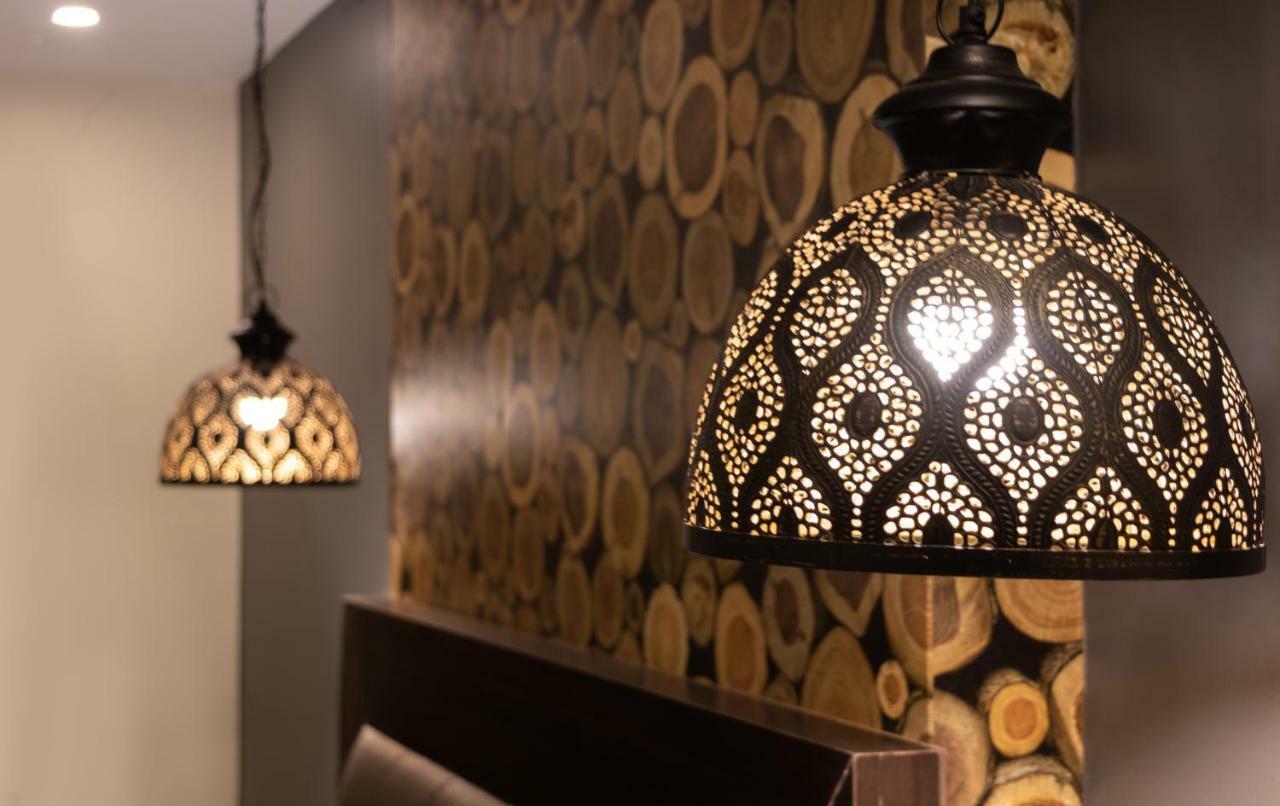 Nirvana Lodge And Lounge Массури Экстерьер фото