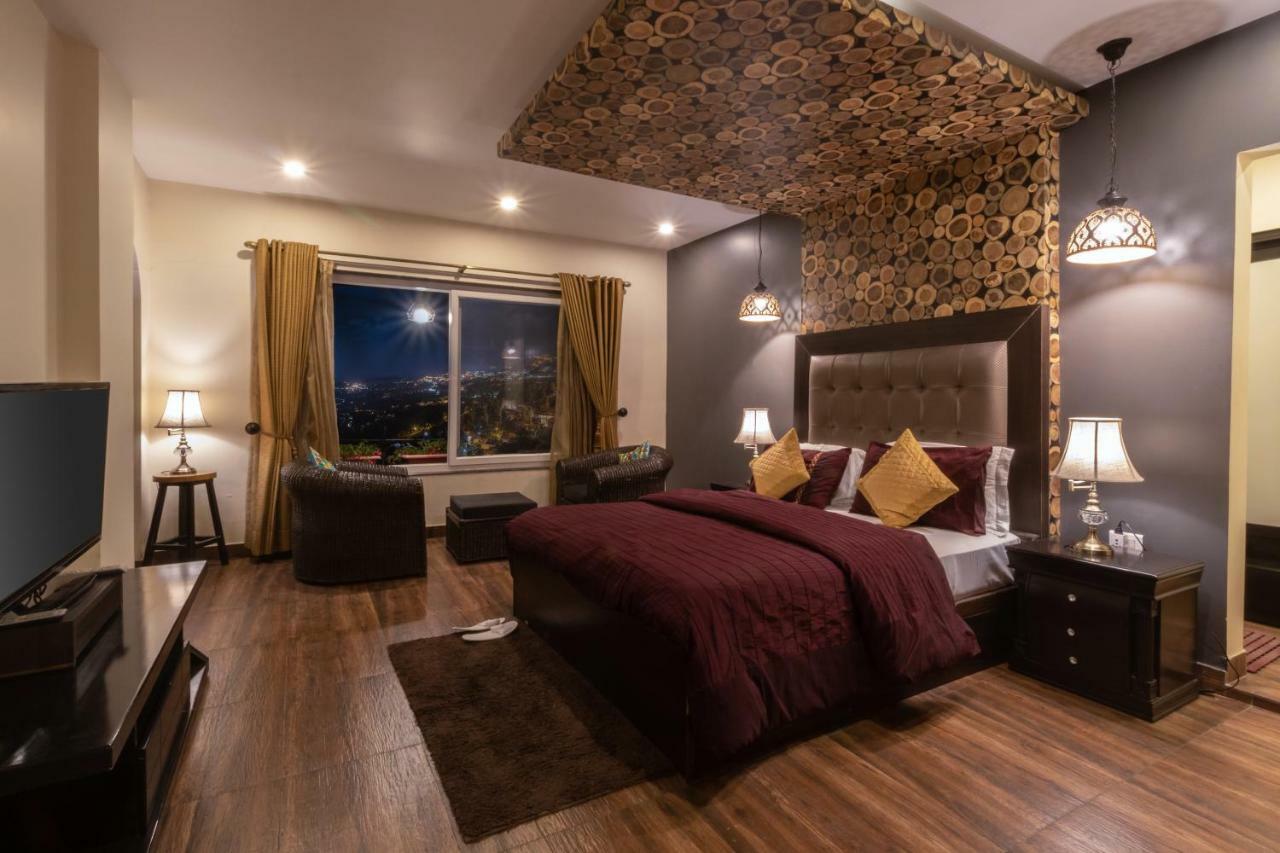 Nirvana Lodge And Lounge Массури Экстерьер фото